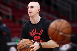 九游体育登录-骑士中锋接受手术伤情不乐观