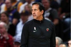 九游体育app下载-老鹰雄风不再，连输两场失势