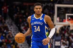 九游体育登录-雄鹿队球员字母哥夺得个人数据排名榜首的简单介绍