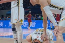 九游体育入口-篮球比赛再现悬念逆转，球迷欢呼不已的简单介绍