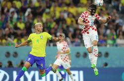 九游体育中国官网-包含克罗地亚足球比赛中球队实力均衡，角逐焦灼激烈的词条