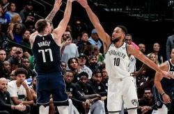 -独行侠战胜魔术，西蒙斯再次砍下+得分的简单介绍