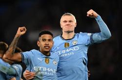 九游体育亚洲官网-曼城后卫受伤，或将影响英超冠军争夺的简单介绍