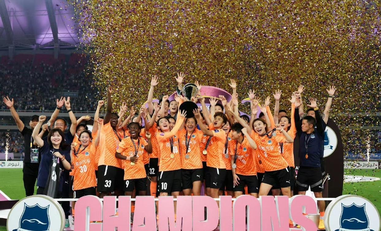 荷兰女足喜获胜利，士气高涨迎接下一场比赛