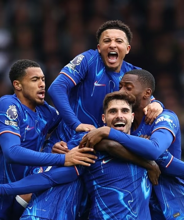 比赛中的犀利一击，球队成功逆转战局