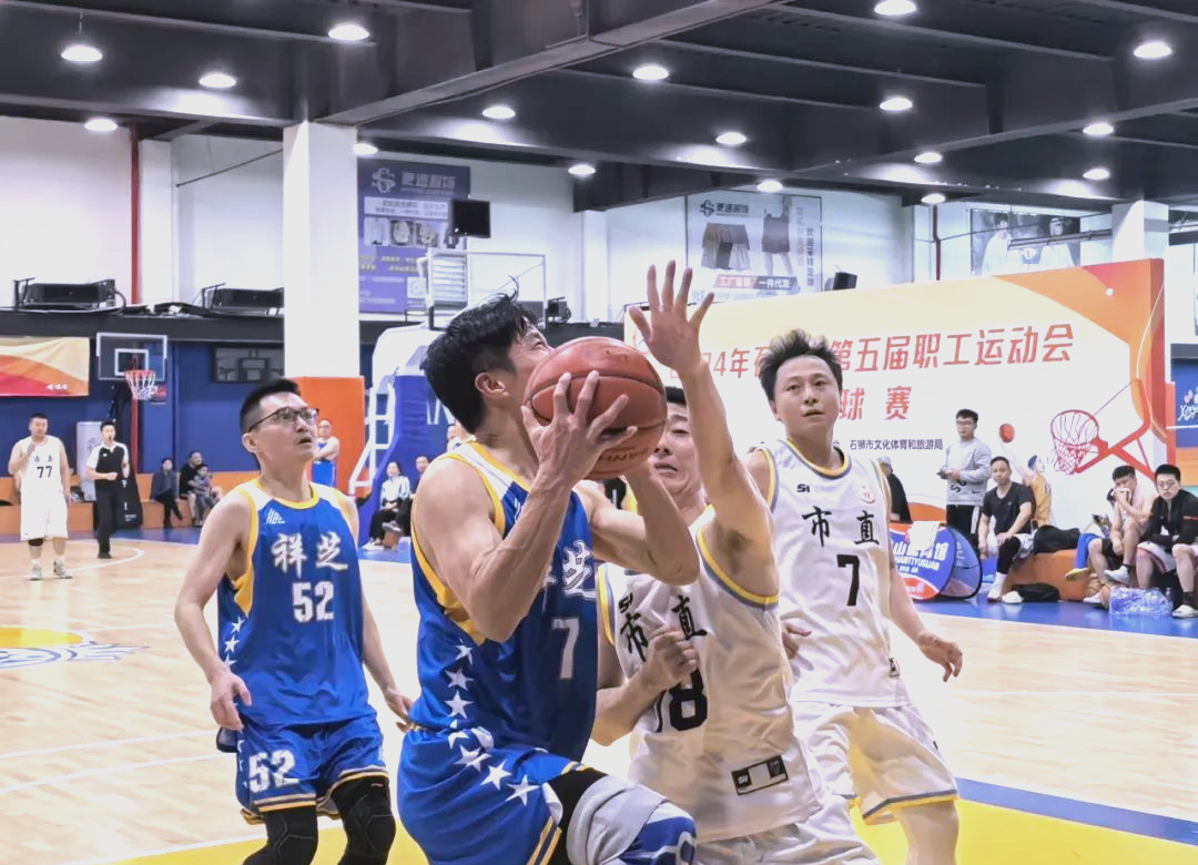 顶尖篮球联赛火热展开，球员拼搏拼光的简单介绍