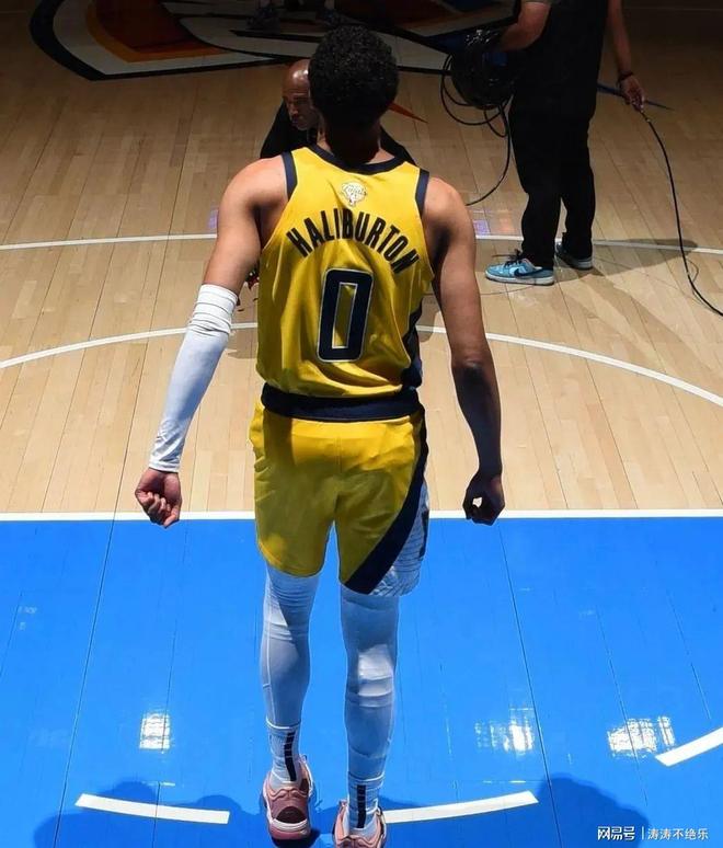 步行者遭遇困境急需突破，全力拼搏