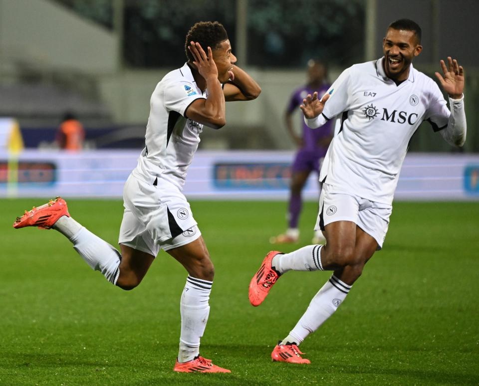 包含佛罗伦萨主场不敌，上赛季冠军苦战不果的词条