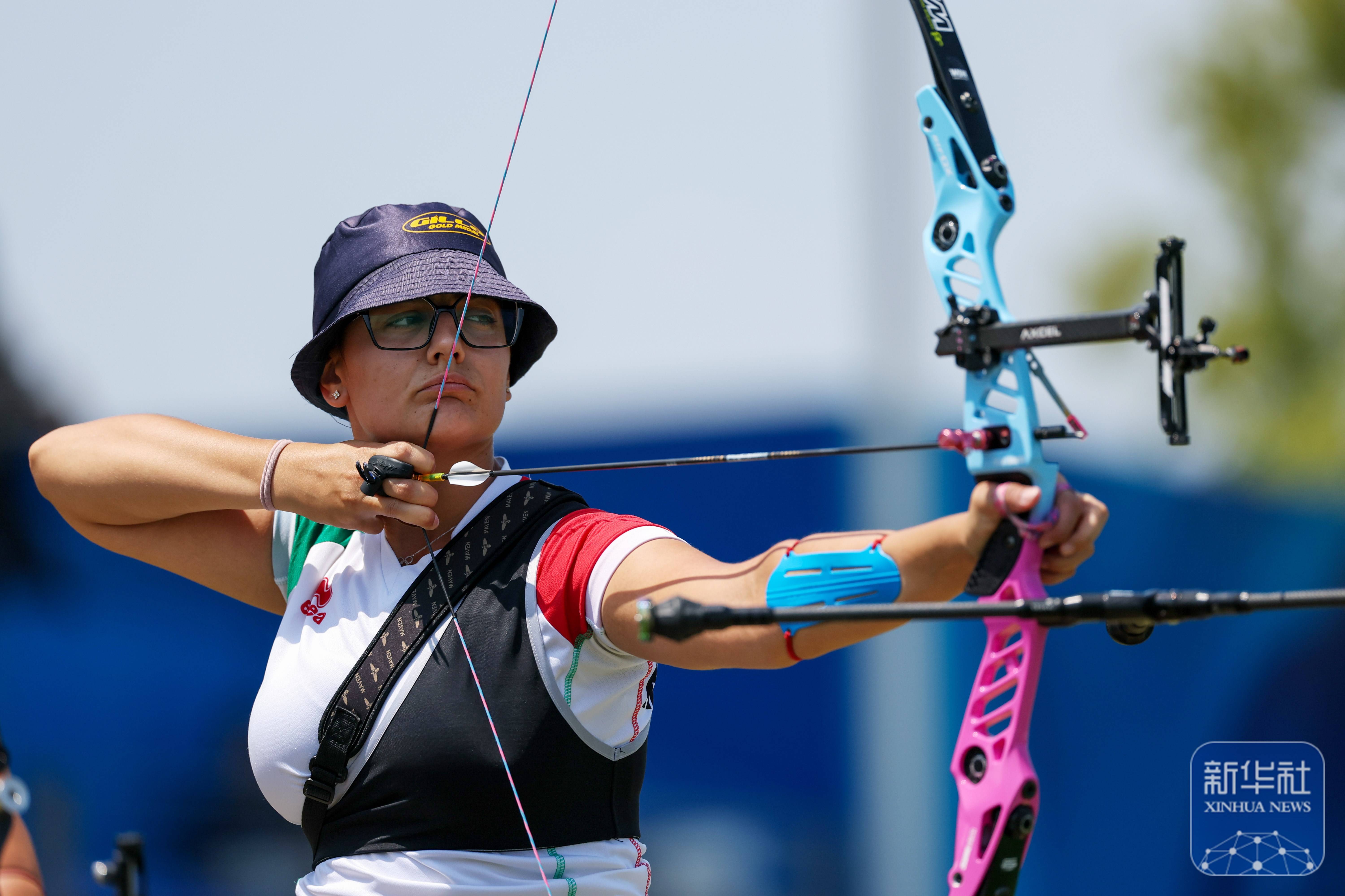 包含斯洛伐克篮球联赛冠军诞生，庆祝颁奖的词条