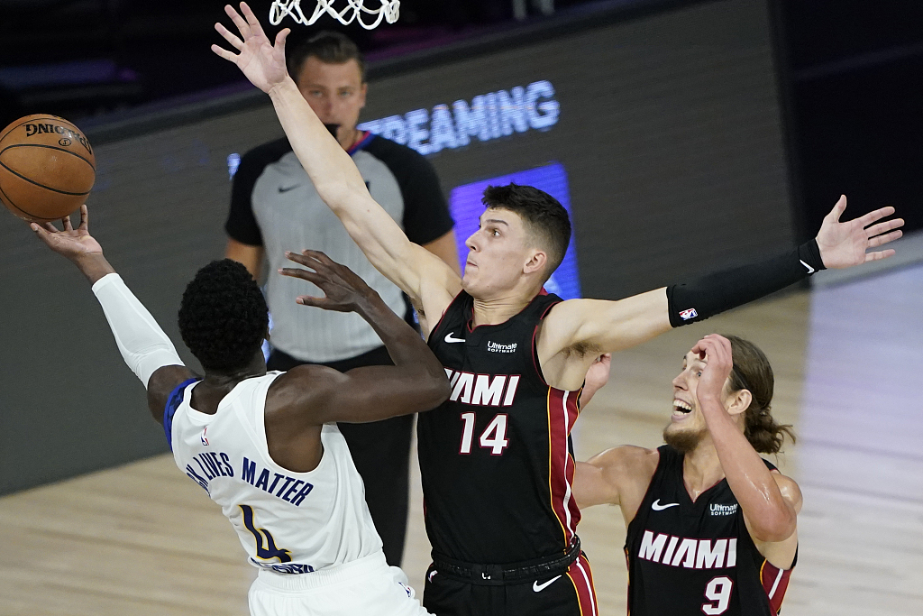 关于热火队主场大胜，德拉季奇砍下三双的信息