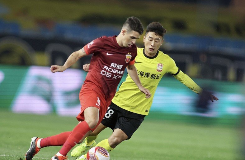 中超球队在常规赛中斩获胜利，积分榜上超越对手的简单介绍