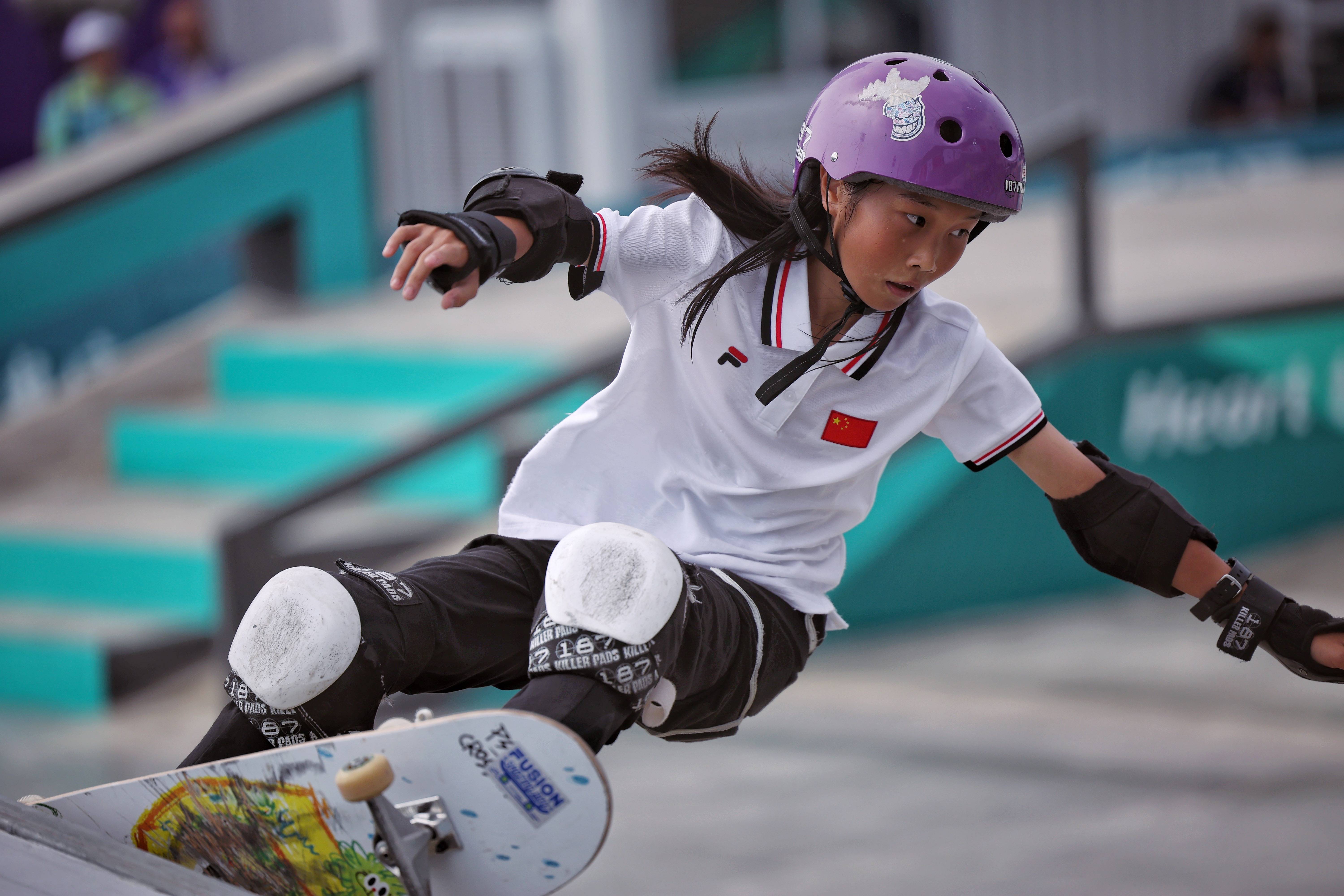 加拿大滑板选手完美演绎,惊艳全场 加拿大滑板选手完美演绎,惊艳全场