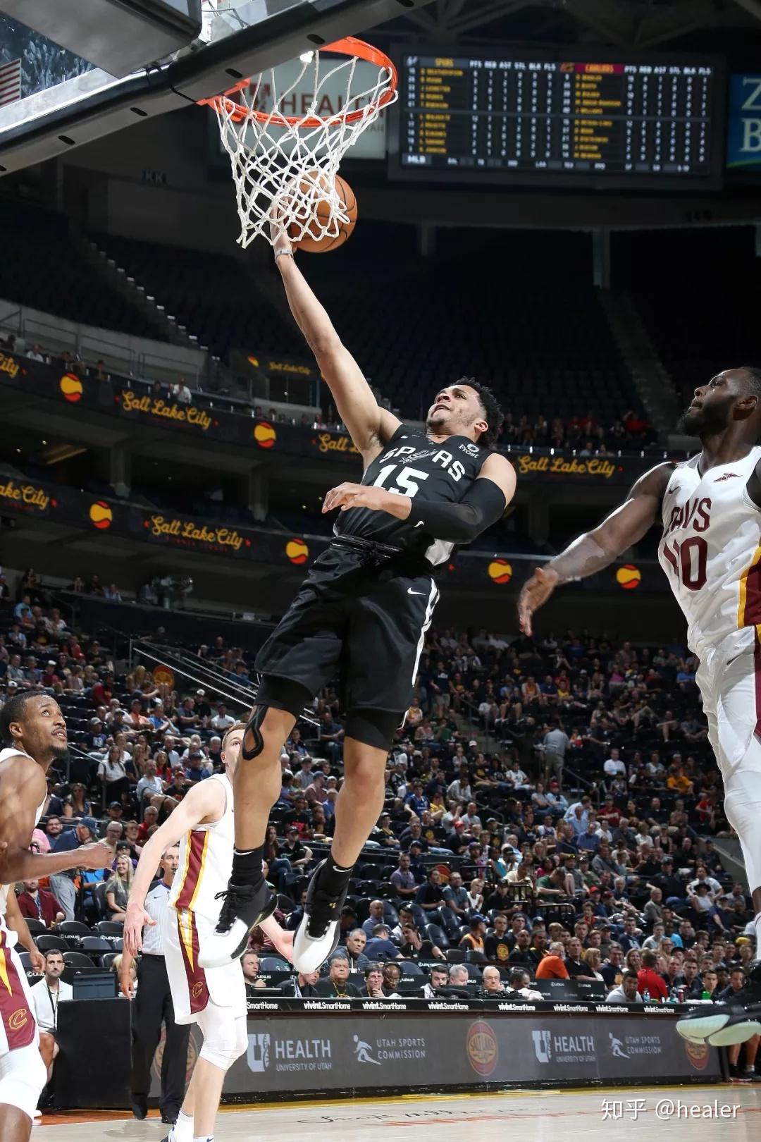 凯尔特人大胜马刺迎来开门红