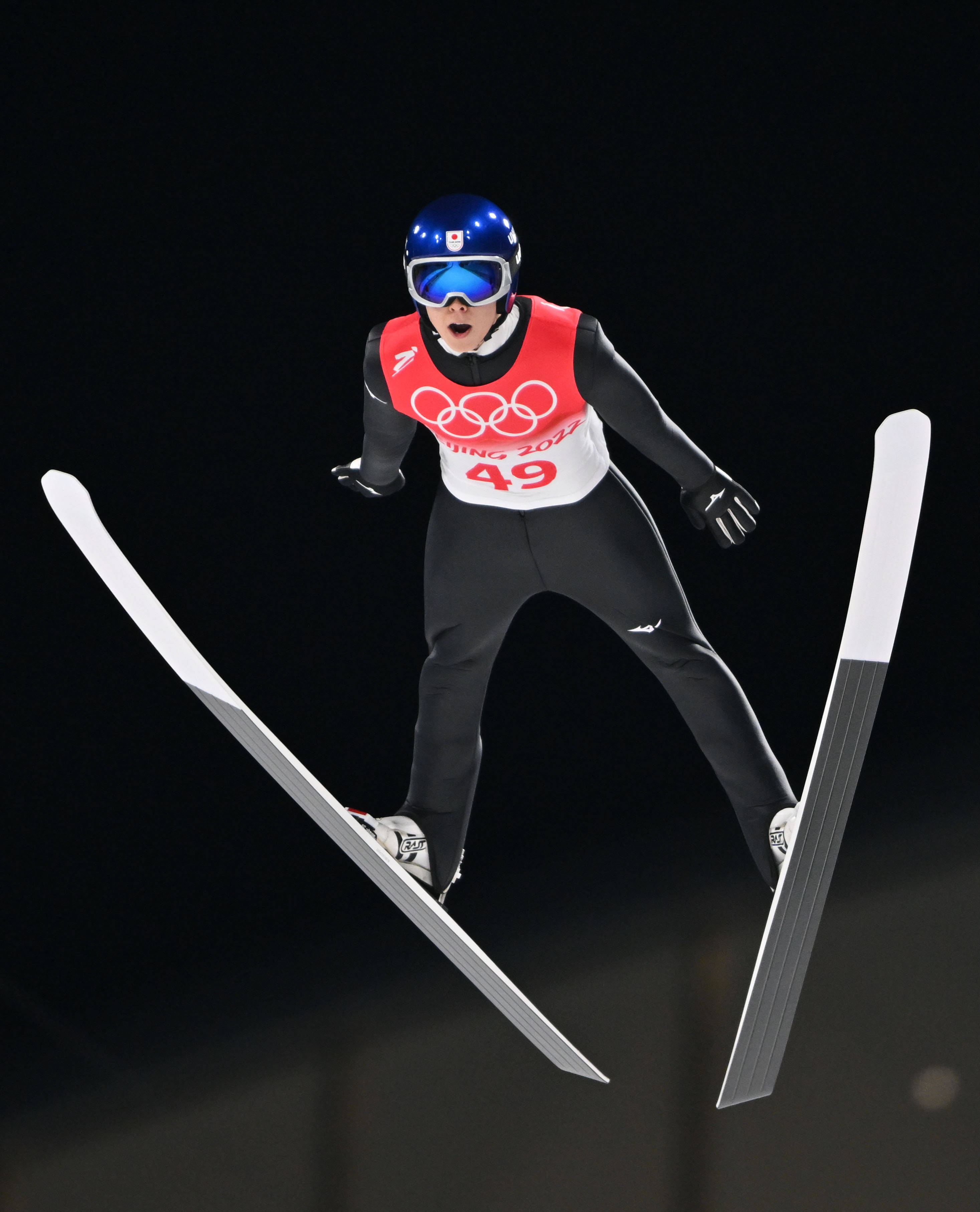 挪威滑雪选手再次夺冠，领跑金牌榜